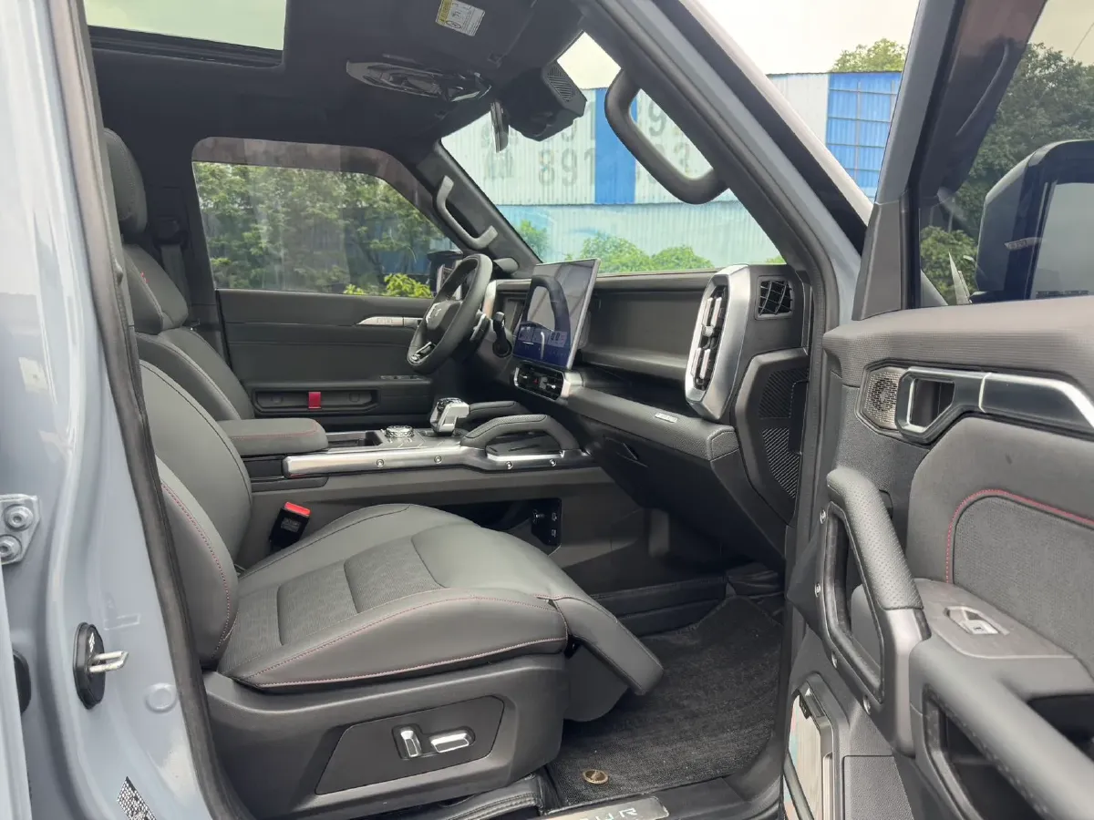 2023 Jetour Traveller 2.0T 254HP L4 8AT,autocango,china used car exporter,china ev exporter,chinese used car exporter,chinese used ev exporter