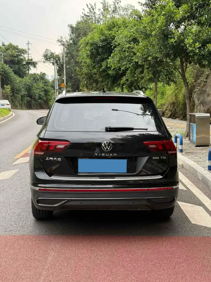 2024 Volkswagen Tiguan L 2.0T 186HP L4 7DCT,autocango,china used car exporter,china ev exporter,chinese used car exporter,chinese used ev exporter