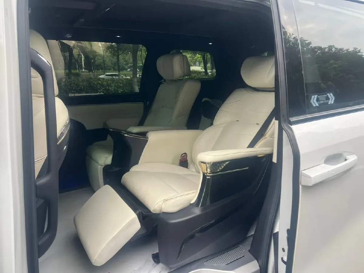 2024 GAC Trumpchi M8 2.0T 252HP L4 8AT,autocango,china used car exporter,china ev exporter,chinese used car exporter,chinese used ev exporter