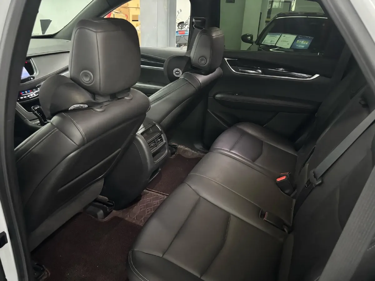 2023 Cadillac XT5 2.0T 237HP L4 9AT,autocango,china used car exporter,china ev exporter,chinese used car exporter,chinese used ev exporter