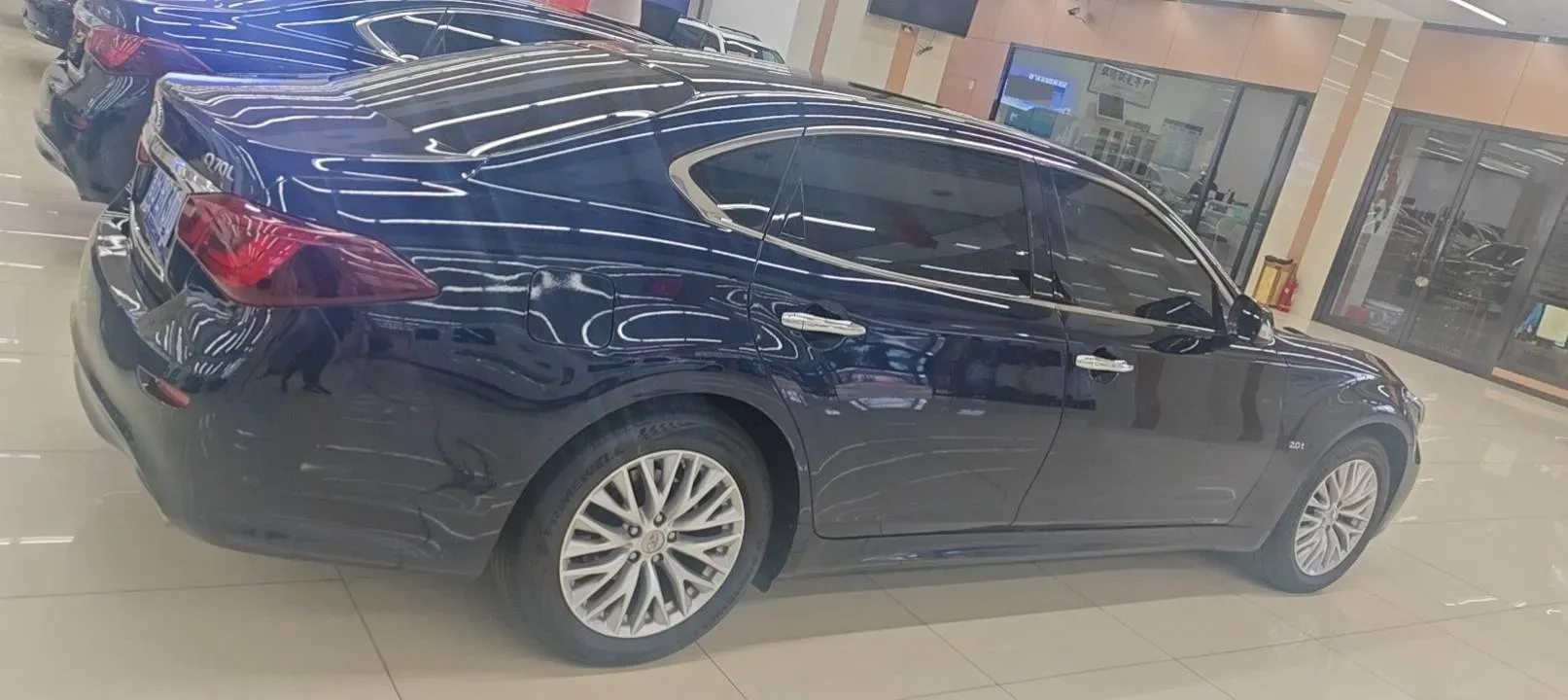 2019 Infiniti Q70 2.0T 211HP L4 7AT,autocango,china used car exporter,china ev exporter,chinese used car exporter,chinese used ev exporter