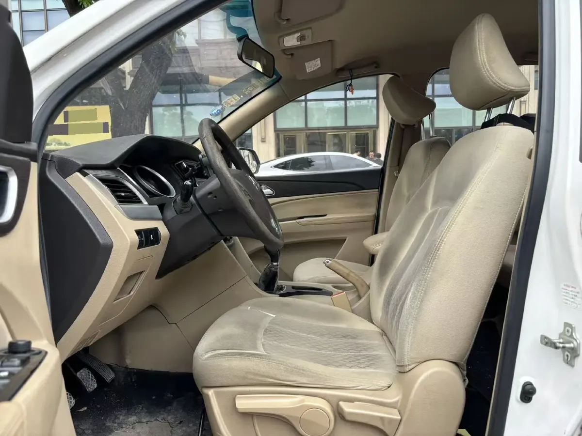 2016 BaoJun 730 1.5L 112HP L4 5MT,autocango,china used car exporter,china ev exporter,chinese used car exporter,chinese used ev exporter