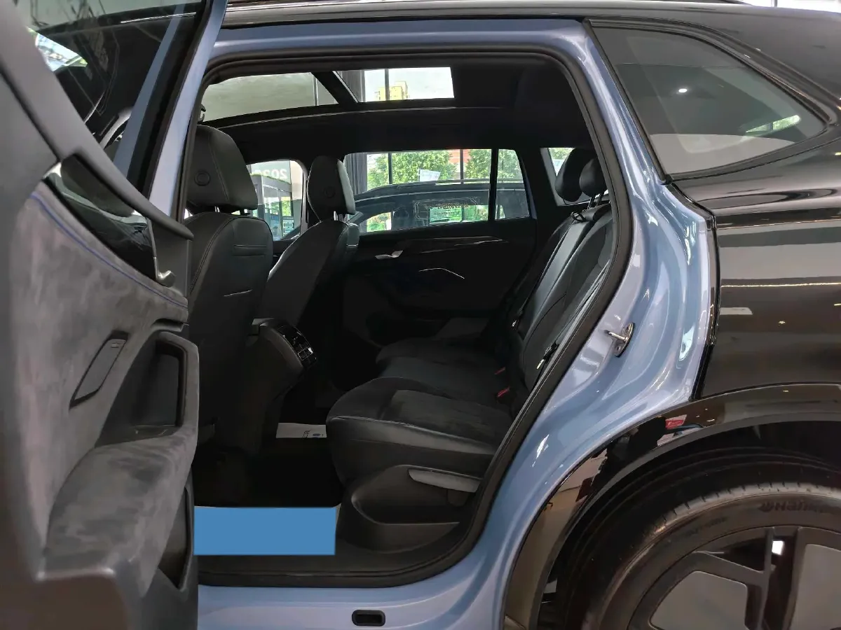 2024 Volkswagen Tiguan L 2.0T 220HP L4 7DCT,autocango,china used car exporter,china ev exporter,chinese used car exporter,chinese used ev exporter