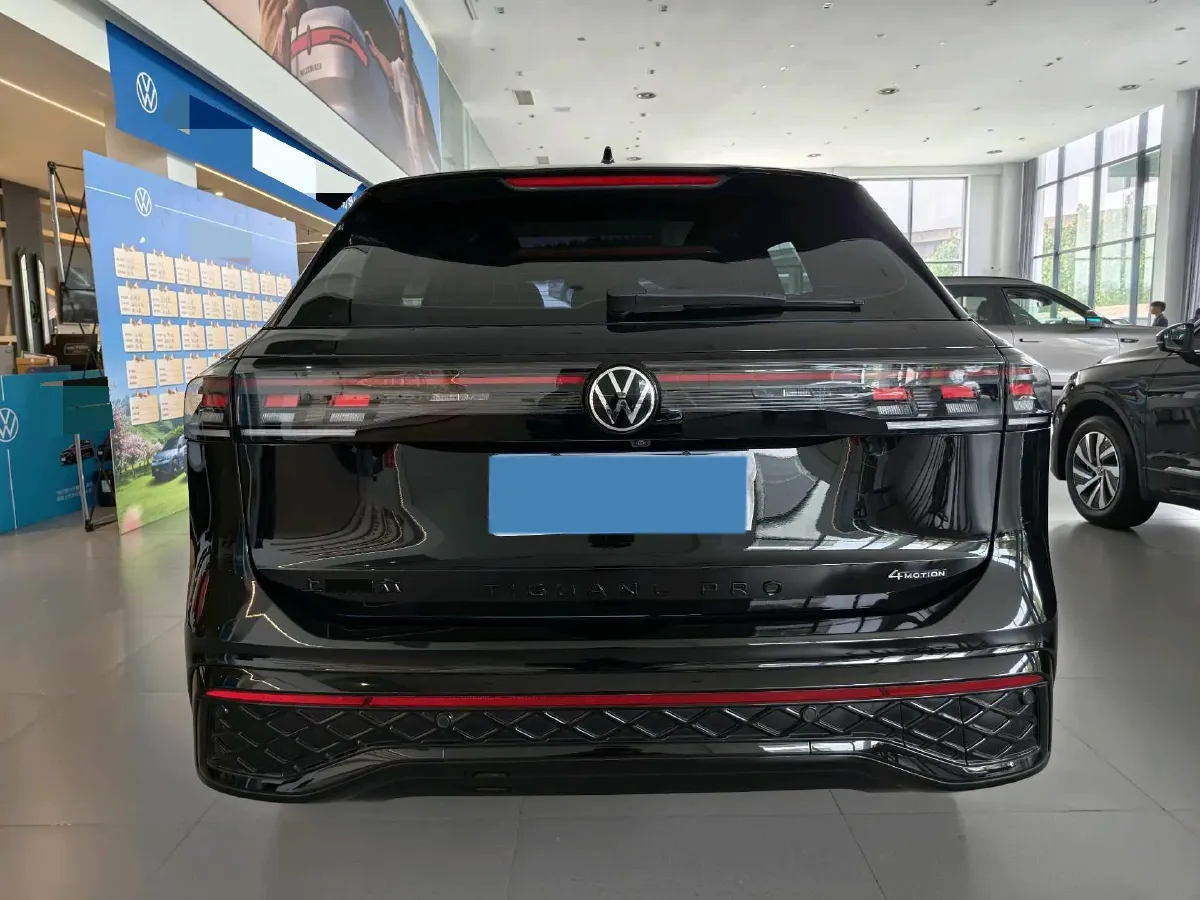 2024 Volkswagen Tiguan L 2.0T 220HP L4 7DCT,autocango,china used car exporter,china ev exporter,chinese used car exporter,chinese used ev exporter