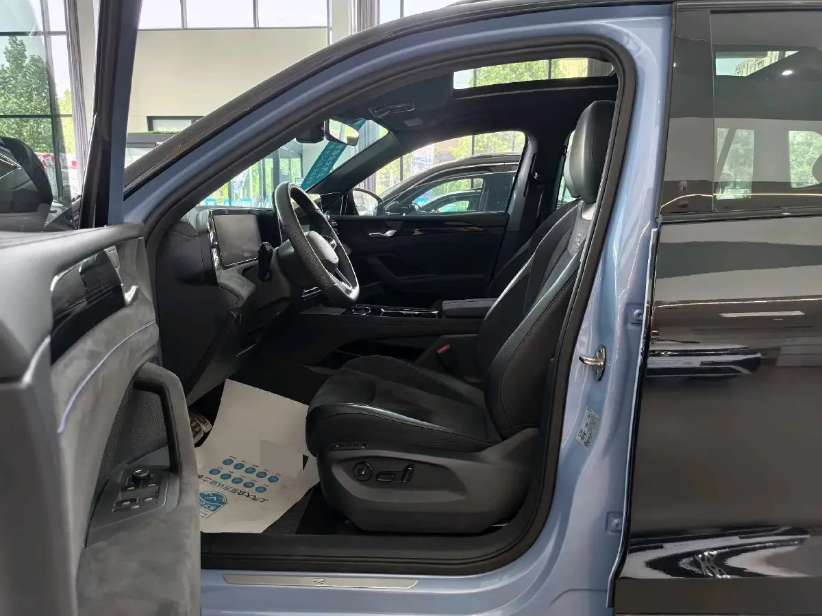 2024 Volkswagen Tiguan L 2.0T 220HP L4 7DCT,autocango,china used car exporter,china ev exporter,chinese used car exporter,chinese used ev exporter