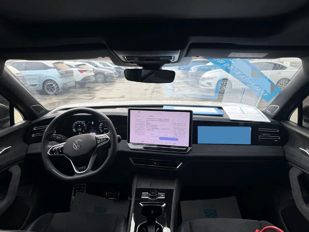 2024 Volkswagen Tiguan L 2.0T 220HP L4 7DCT,autocango,china used car exporter,china ev exporter,chinese used car exporter,chinese used ev exporter