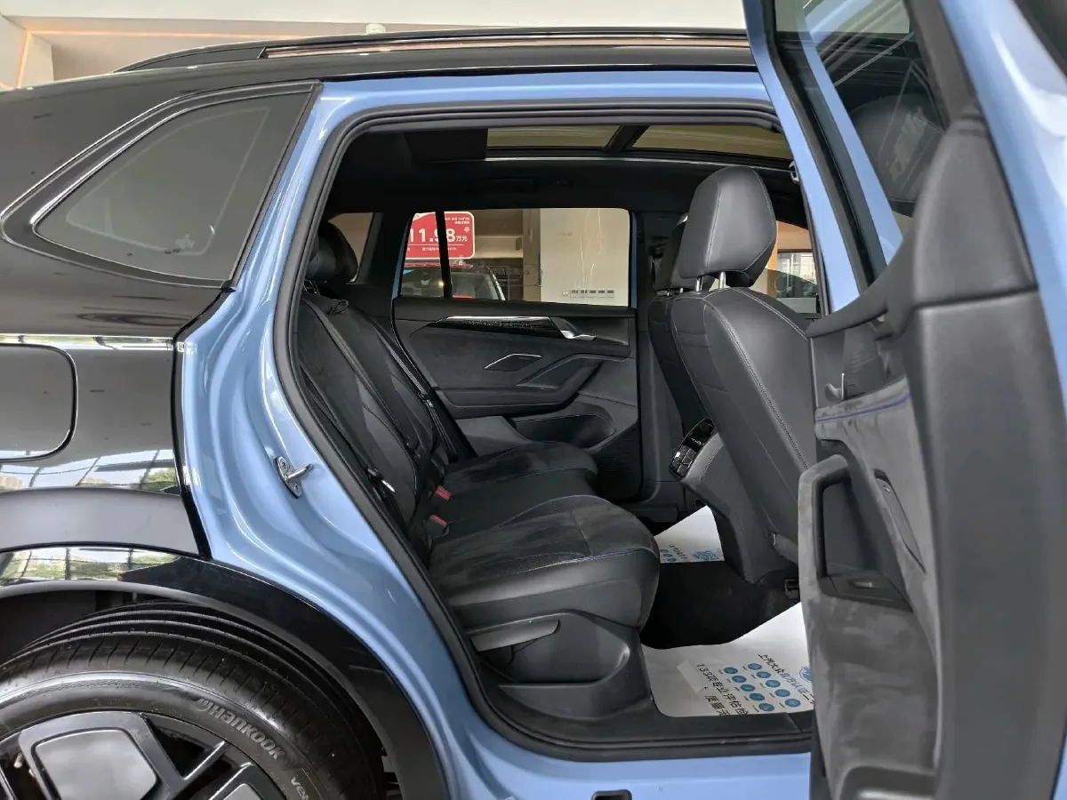 2024 Volkswagen Tiguan L 2.0T 220HP L4 7DCT,autocango,china used car exporter,china ev exporter,chinese used car exporter,chinese used ev exporter