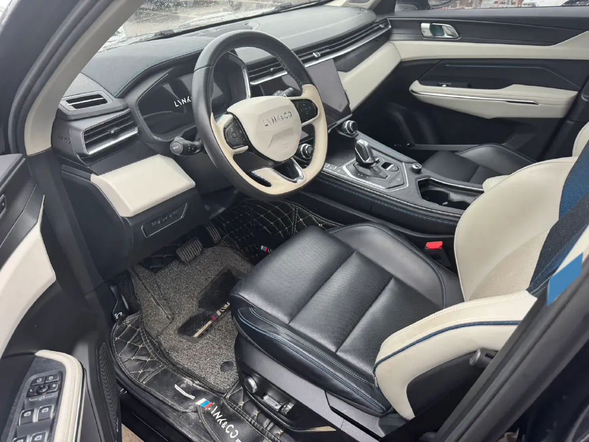 2021 LYNK&CO 01 2.0T 218HP L4 8AT,autocango,china used car exporter,china ev exporter,chinese used car exporter,chinese used ev exporter