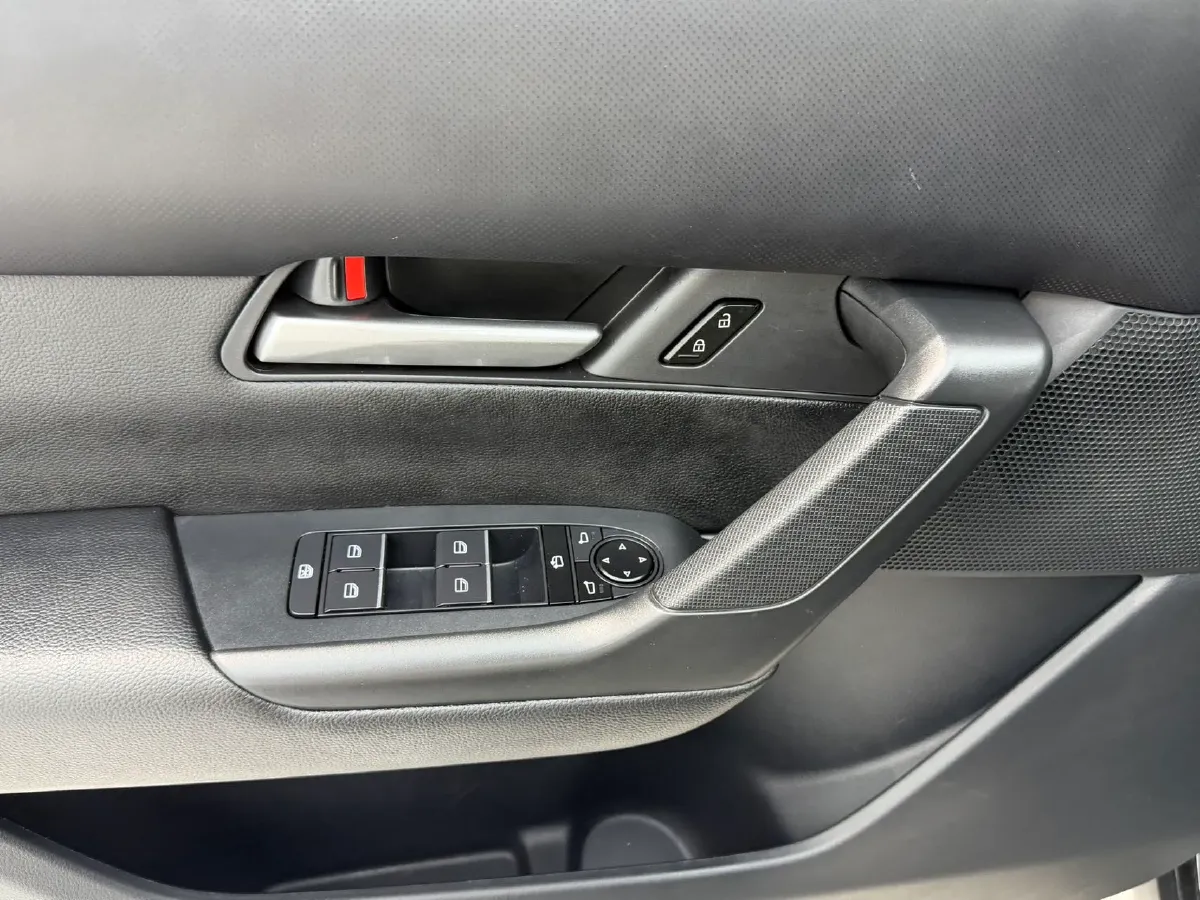 2023 Mazda CX-50 2.0L 155HP L4 6AT,autocango,china used car exporter,china ev exporter,chinese used car exporter,chinese used ev exporter