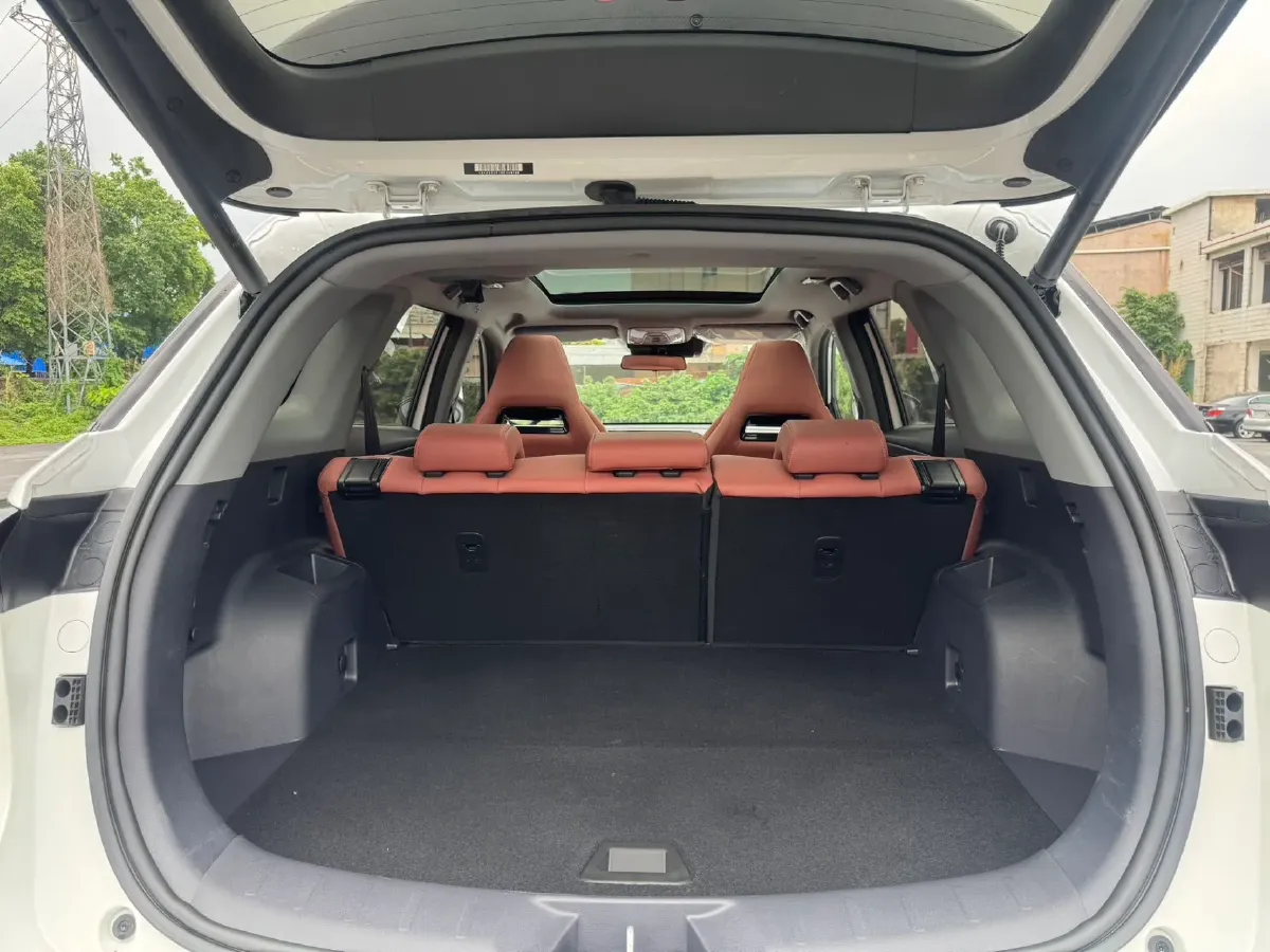 2025 ChangAn CS75 Plus 1.5T 188HP L4 8AT,autocango,china used car exporter,china ev exporter,chinese used car exporter,chinese used ev exporter