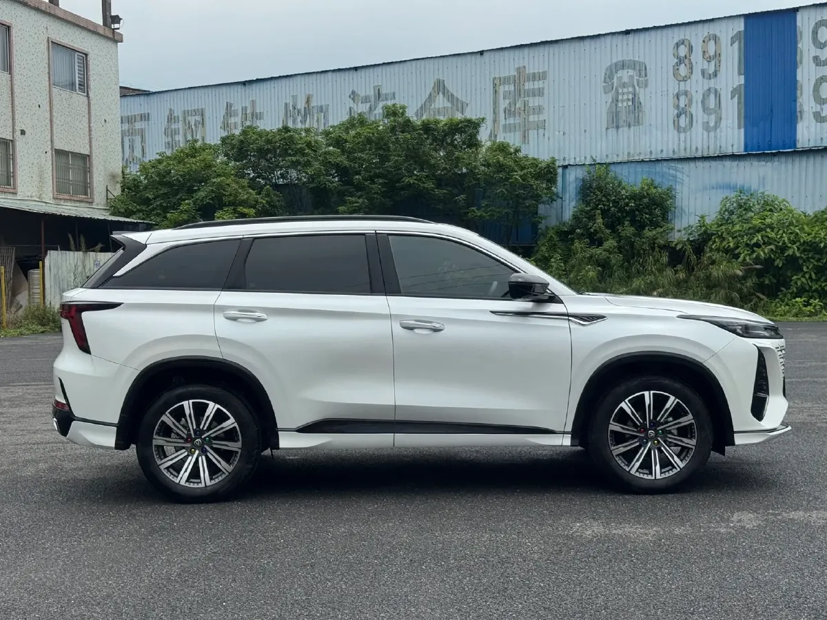 2025 ChangAn CS75 Plus 1.5T 188HP L4 8AT,autocango,china used car exporter,china ev exporter,chinese used car exporter,chinese used ev exporter
