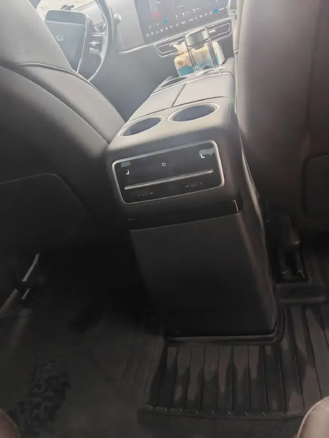 2022 Li L9 Range Extended 154HP REEV 42.6KWH,autocango,china used car exporter,china ev exporter,chinese used car exporter,chinese used ev exporter