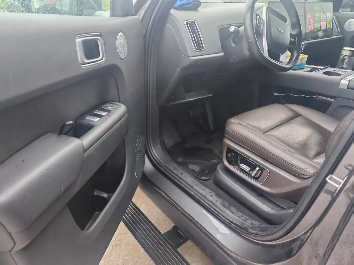 2022 Li L9 Range Extended 154HP REEV 42.6KWH,autocango,china used car exporter,china ev exporter,chinese used car exporter,chinese used ev exporter