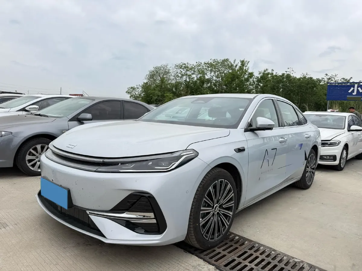 2025 Geely Galaxy A7 1.5L 112HP L4 1DHT PHEV,autocango,china used car exporter,china ev exporter,chinese used car exporter,chinese used ev exporter