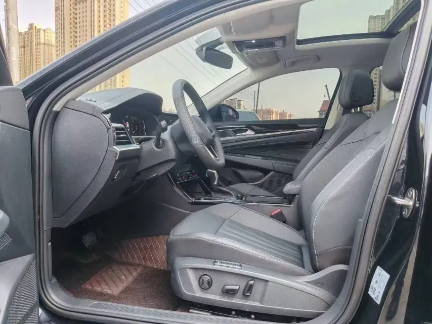 2025 Volkswagen Passat 2.0T 220HP L4 7DCT,autocango,china used car exporter,china ev exporter,chinese used car exporter,chinese used ev exporter