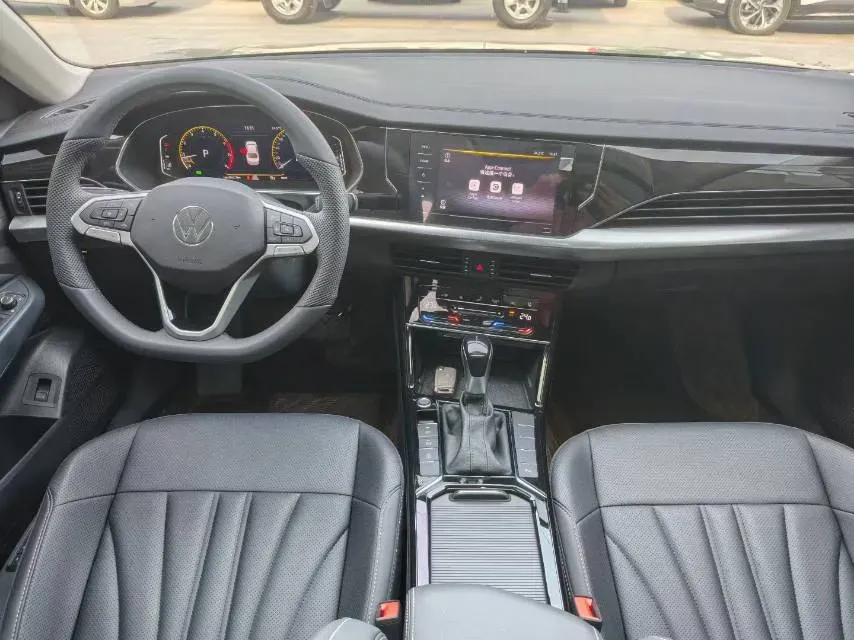 2025 Volkswagen Passat 2.0T 220HP L4 7DCT,autocango,china used car exporter,china ev exporter,chinese used car exporter,chinese used ev exporter