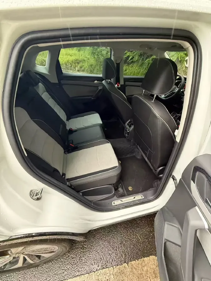 2024 Volkswagen Tayron X 2.0T 186HP L4 7DCT,autocango,china used car exporter,china ev exporter,chinese used car exporter,chinese used ev exporter