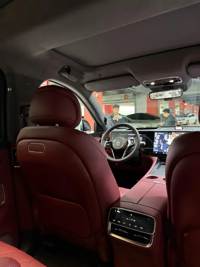 2025 AITO AITO M8 REEV 160HP REEV 53.4KWH,autocango,china used car exporter,china ev exporter,chinese used car exporter,chinese used ev exporter