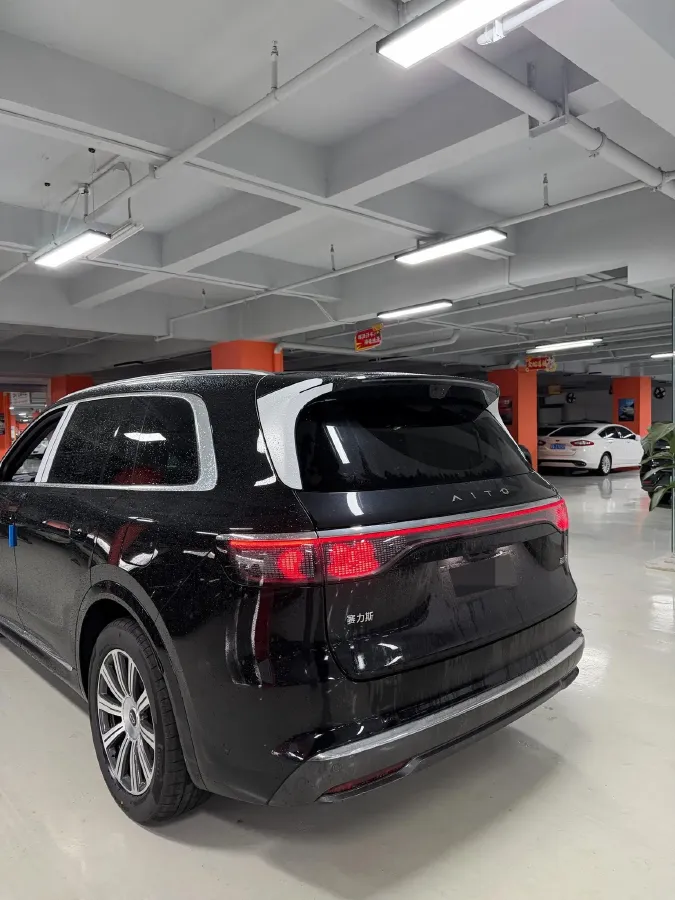 2025 AITO AITO M8 REEV 160HP REEV 53.4KWH,autocango,china used car exporter,china ev exporter,chinese used car exporter,chinese used ev exporter