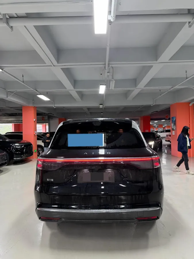 2025 AITO AITO M8 REEV 160HP REEV 53.4KWH,autocango,china used car exporter,china ev exporter,chinese used car exporter,chinese used ev exporter