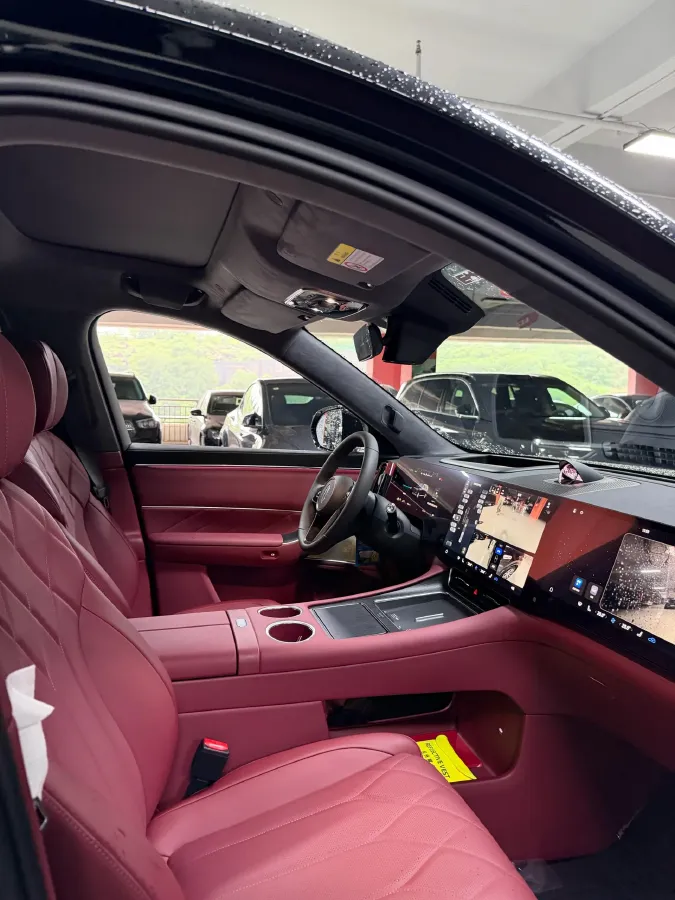 2025 AITO AITO M8 REEV 160HP REEV 53.4KWH,autocango,china used car exporter,china ev exporter,chinese used car exporter,chinese used ev exporter