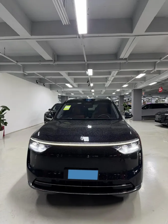 2025 AITO AITO M8 REEV 160HP REEV 53.4KWH,autocango,china used car exporter,china ev exporter,chinese used car exporter,chinese used ev exporter