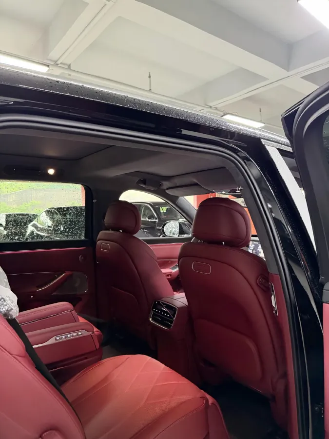 2025 AITO AITO M8 REEV 160HP REEV 53.4KWH,autocango,china used car exporter,china ev exporter,chinese used car exporter,chinese used ev exporter