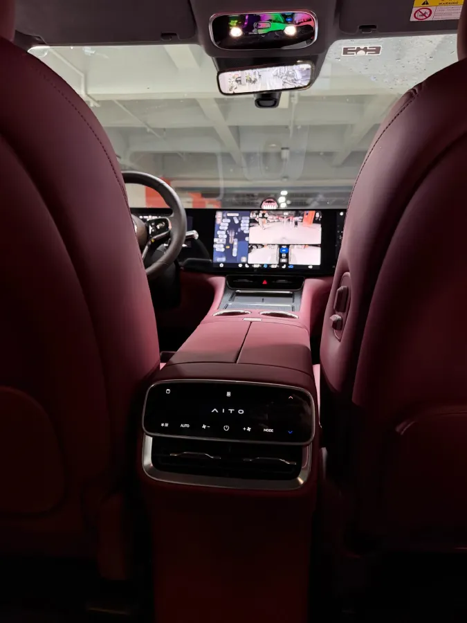 2025 AITO AITO M8 REEV 160HP REEV 53.4KWH,autocango,china used car exporter,china ev exporter,chinese used car exporter,chinese used ev exporter