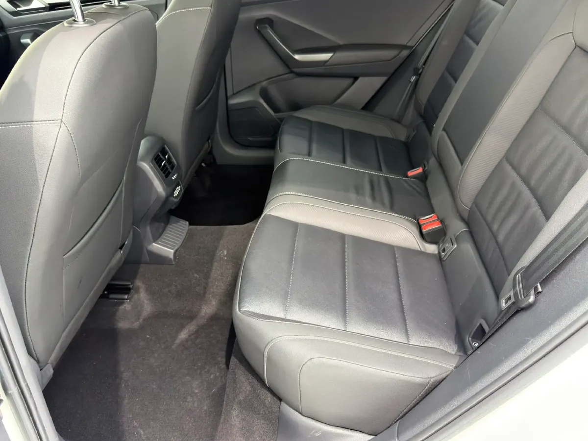 2022 Volkswagen T-Roc 1.4T 150HP L4 7DCT,autocango,china used car exporter,china ev exporter,chinese used car exporter,chinese used ev exporter