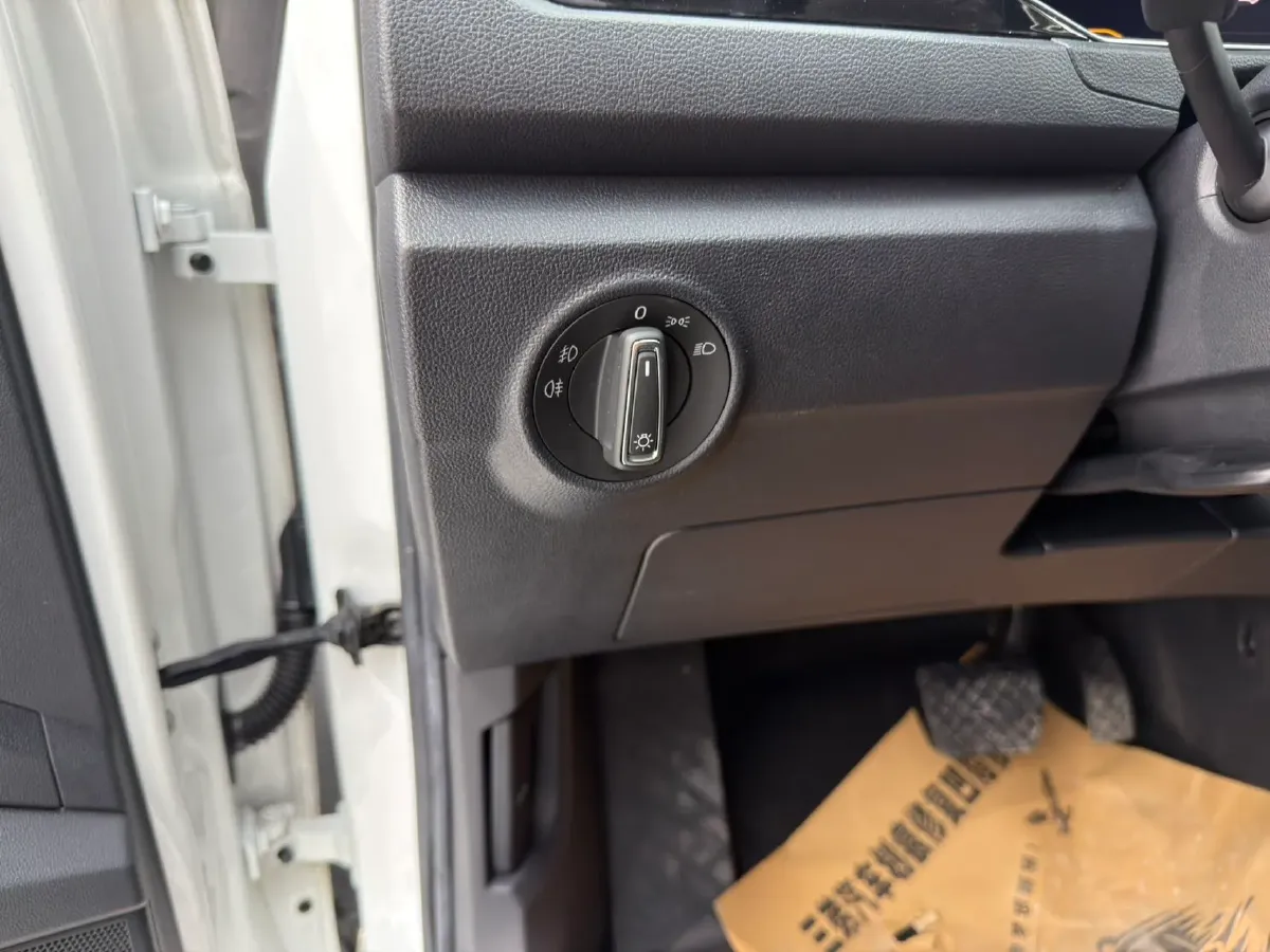 2022 Volkswagen T-Roc 1.4T 150HP L4 7DCT,autocango,china used car exporter,china ev exporter,chinese used car exporter,chinese used ev exporter