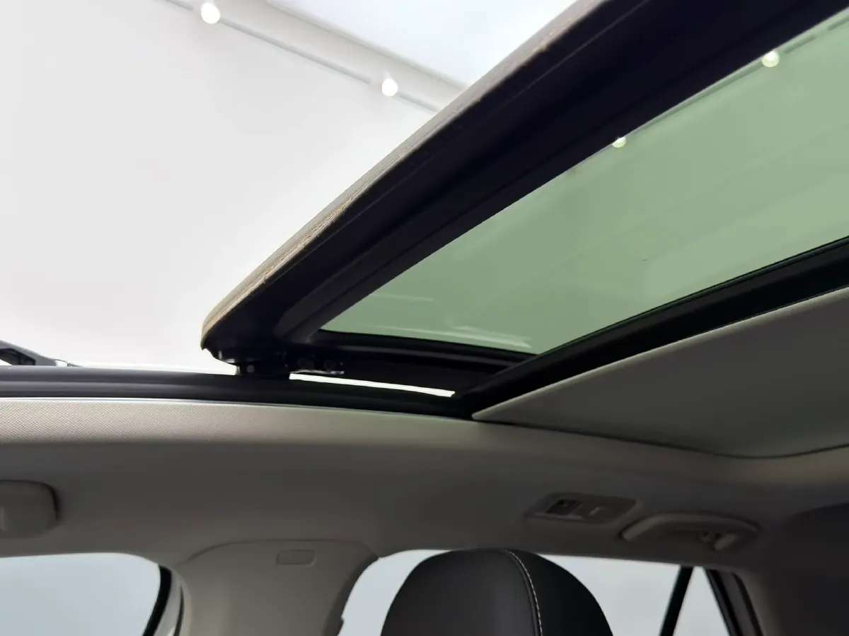 2022 Volkswagen T-Roc 1.4T 150HP L4 7DCT,autocango,china used car exporter,china ev exporter,chinese used car exporter,chinese used ev exporter