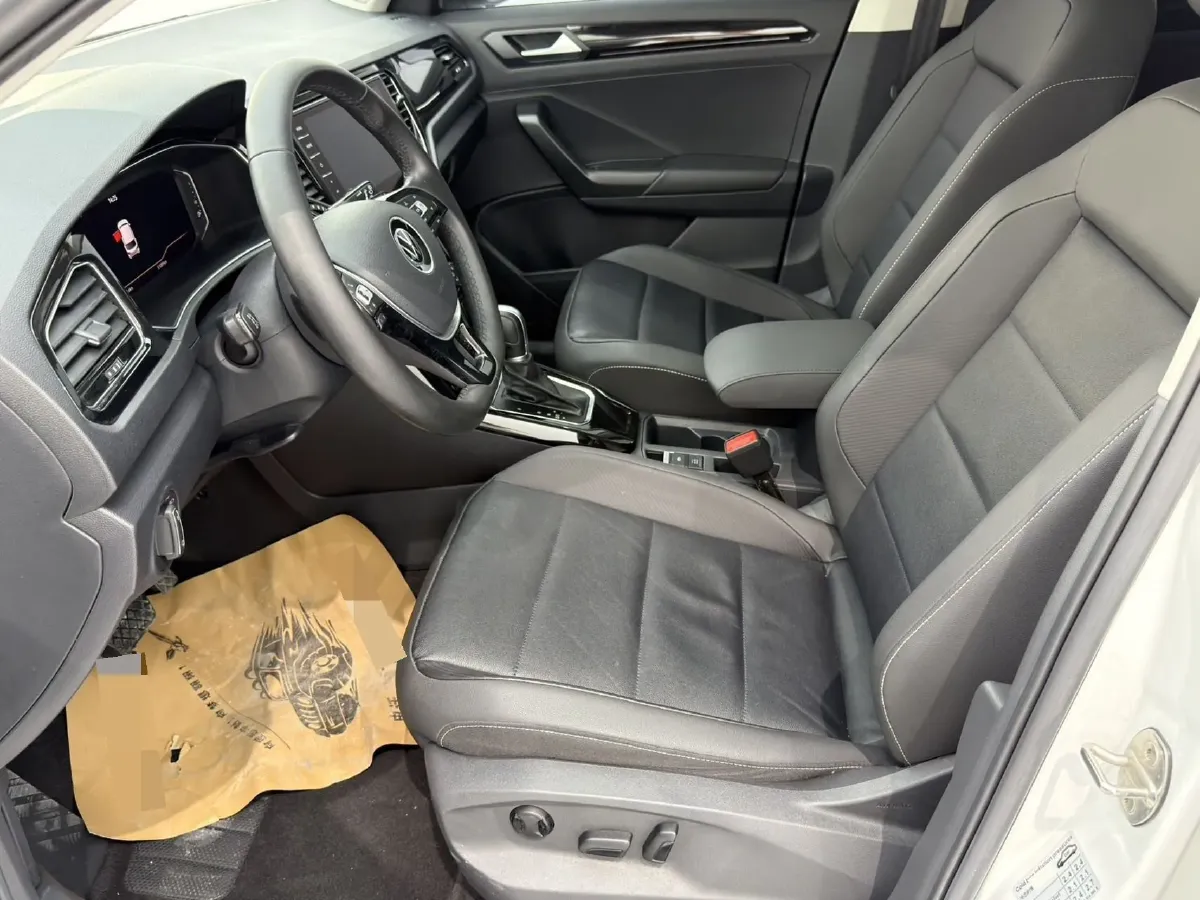 2022 Volkswagen T-Roc 1.4T 150HP L4 7DCT,autocango,china used car exporter,china ev exporter,chinese used car exporter,chinese used ev exporter