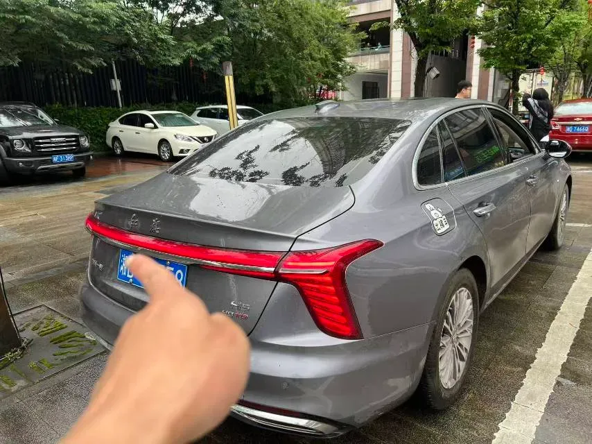 2023 HongQi H5 2.0T 224HP L4 8AT,autocango,china used car exporter,china ev exporter,chinese used car exporter,chinese used ev exporter