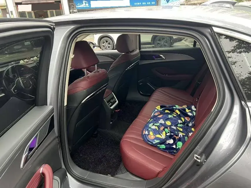 2023 HongQi H5 2.0T 224HP L4 8AT,autocango,china used car exporter,china ev exporter,chinese used car exporter,chinese used ev exporter