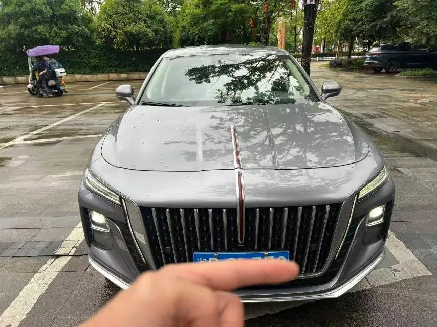 2023 HongQi H5 2.0T 224HP L4 8AT,autocango,china used car exporter,china ev exporter,chinese used car exporter,chinese used ev exporter