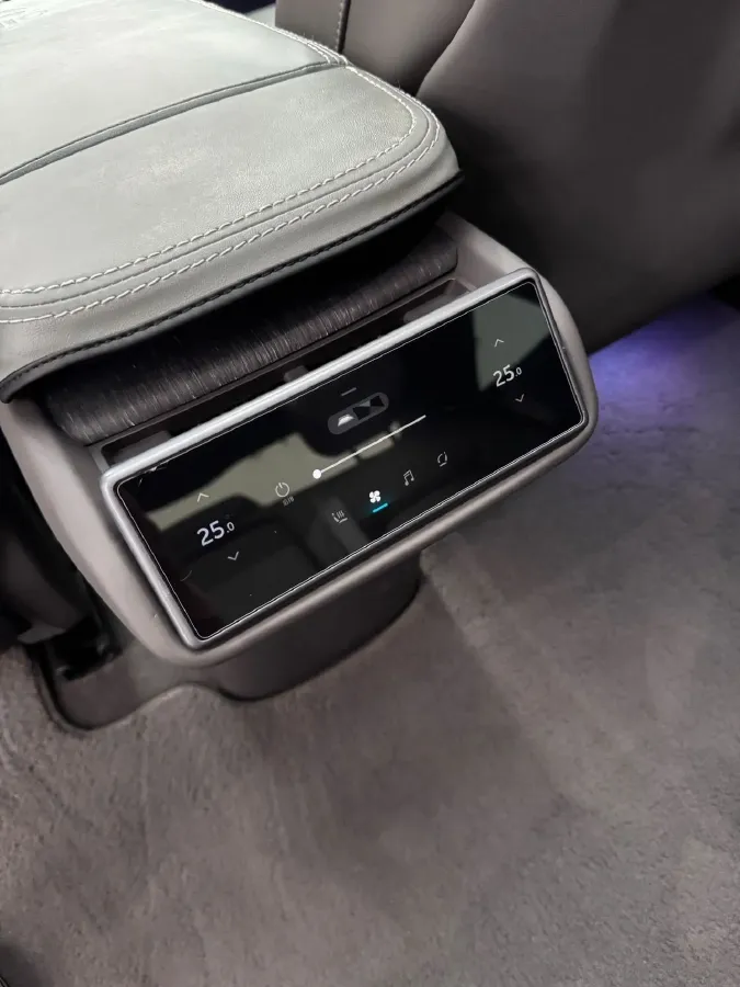 2021 Volkswagen ID.6 Crozz BEV 84.8KWH,autocango,china used car exporter,china ev exporter,chinese used car exporter,chinese used ev exporter