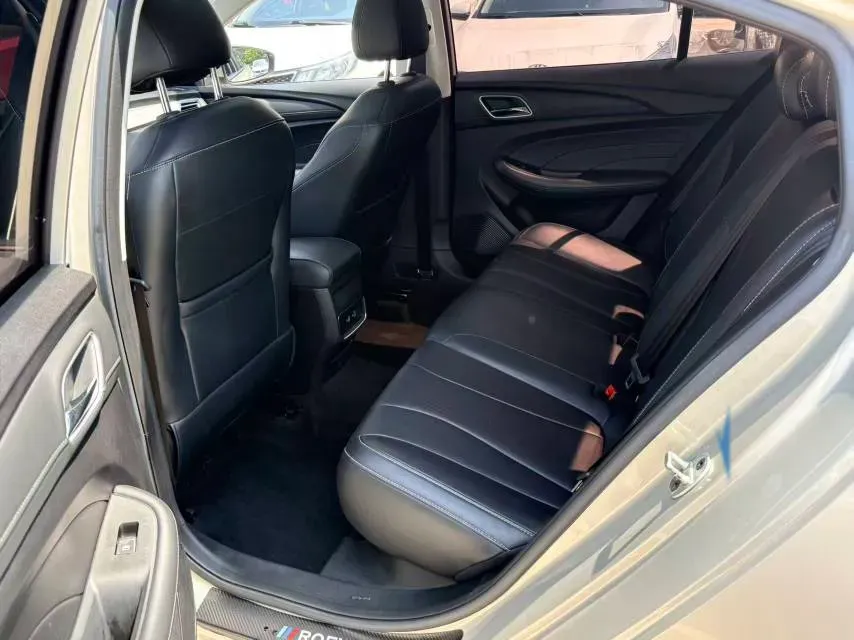 2021 Roewe i5 1.5L 120HP L4 5MT,autocango,china used car exporter,china ev exporter,chinese used car exporter,chinese used ev exporter