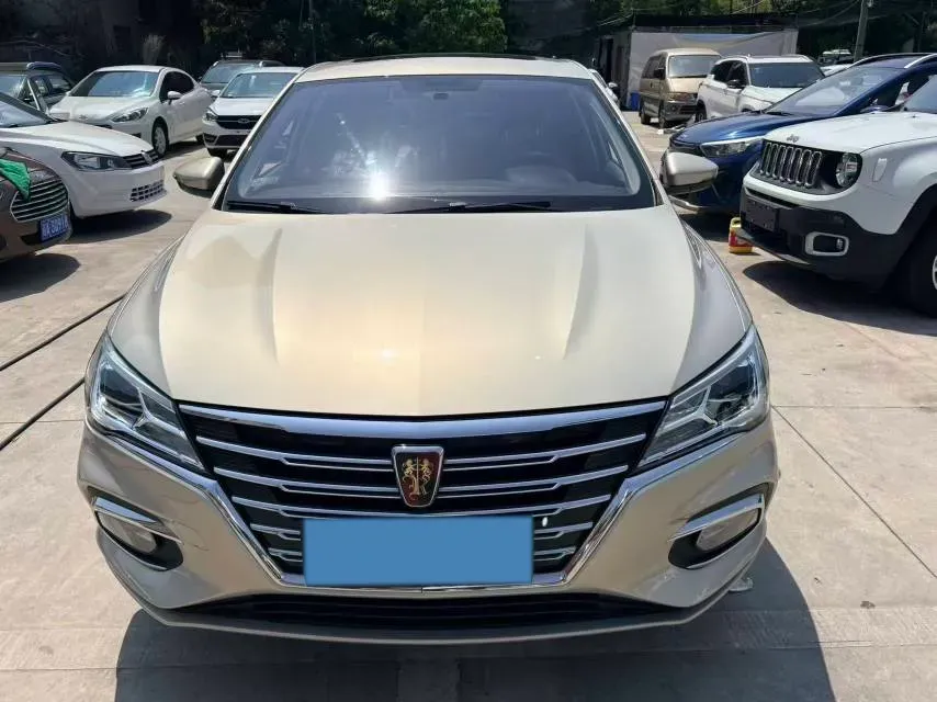 2021 Roewe i5 1.5L 120HP L4 5MT,autocango,china used car exporter,china ev exporter,chinese used car exporter,chinese used ev exporter
