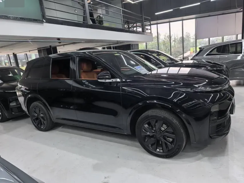 2023 Li L8 Range Extended 154HP REEV 40.9KWH,autocango,china used car exporter,china ev exporter,chinese used car exporter,chinese used ev exporter