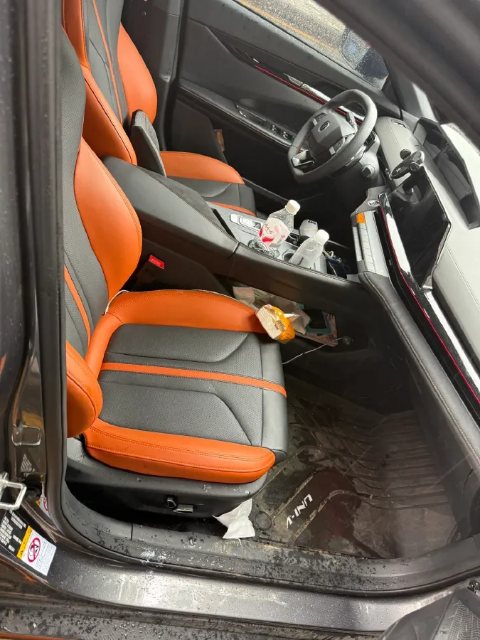 2024 ChangAn UNI-V 1.5T 188HP L4 7DCT,autocango,china used car exporter,china ev exporter,chinese used car exporter,chinese used ev exporter