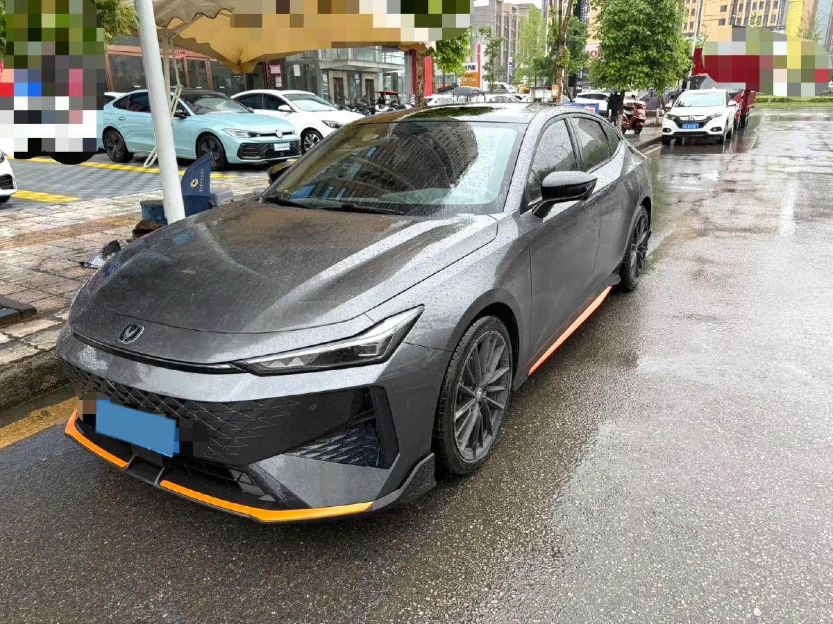 2024 ChangAn UNI-V 1.5T 188HP L4 7DCT,autocango,china used car exporter,china ev exporter,chinese used car exporter,chinese used ev exporter