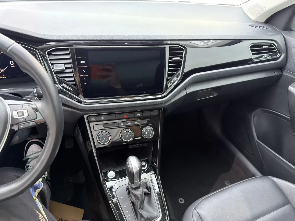 2022 Volkswagen T-Roc 1.4T 150HP L4 7DCT,autocango,china used car exporter,china ev exporter,chinese used car exporter,chinese used ev exporter