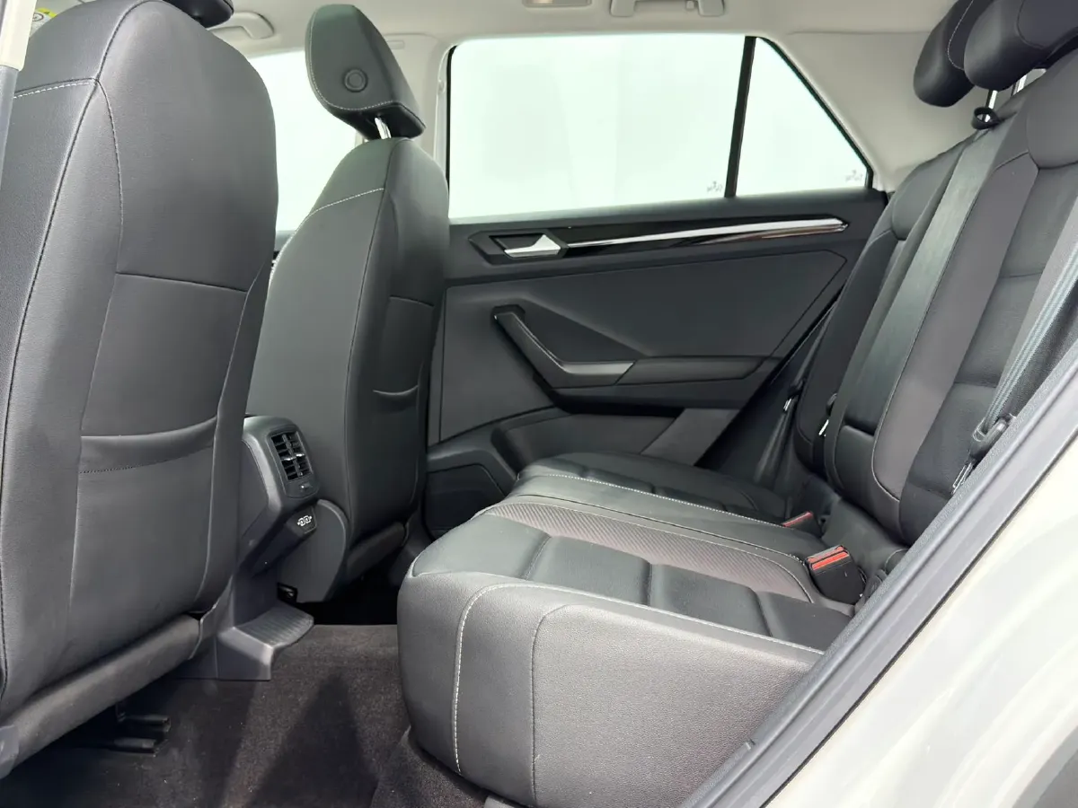 2022 Volkswagen T-Roc 1.4T 150HP L4 7DCT,autocango,china used car exporter,china ev exporter,chinese used car exporter,chinese used ev exporter