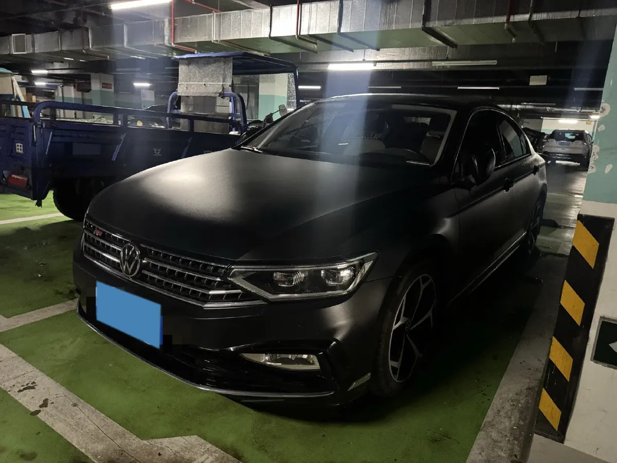 2023 Volkswagen Magotan 2.0T 186HP L4 7DCT,autocango,china used car exporter,china ev exporter,chinese used car exporter,chinese used ev exporter