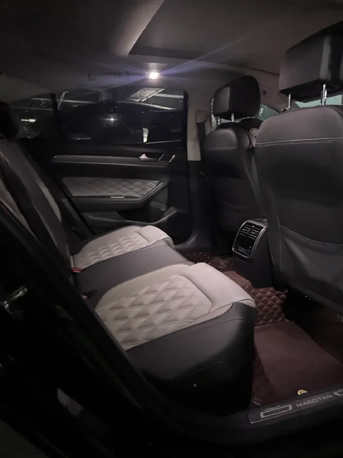 2023 Volkswagen Magotan 2.0T 186HP L4 7DCT,autocango,china used car exporter,china ev exporter,chinese used car exporter,chinese used ev exporter