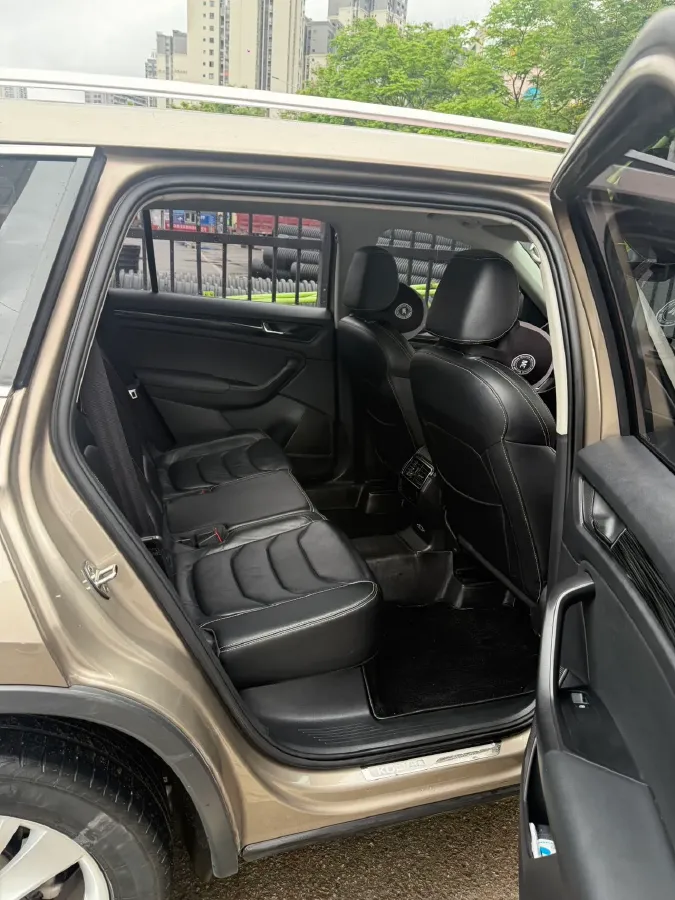 2018 Skoda Kodiak 2.0T 186HP L4 7DCT,autocango,china used car exporter,china ev exporter,chinese used car exporter,chinese used ev exporter