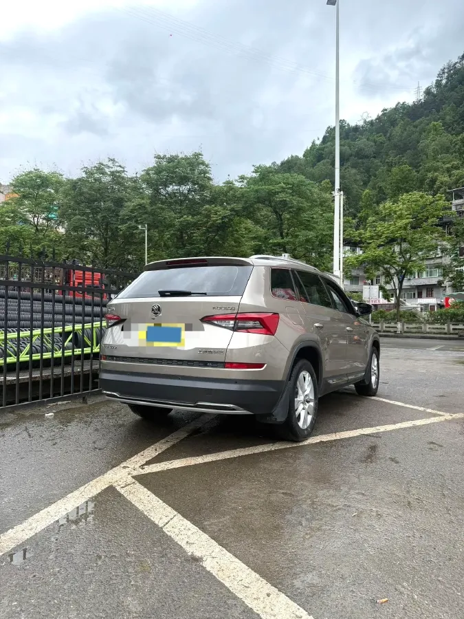 2018 Skoda Kodiak 2.0T 186HP L4 7DCT,autocango,china used car exporter,china ev exporter,chinese used car exporter,chinese used ev exporter