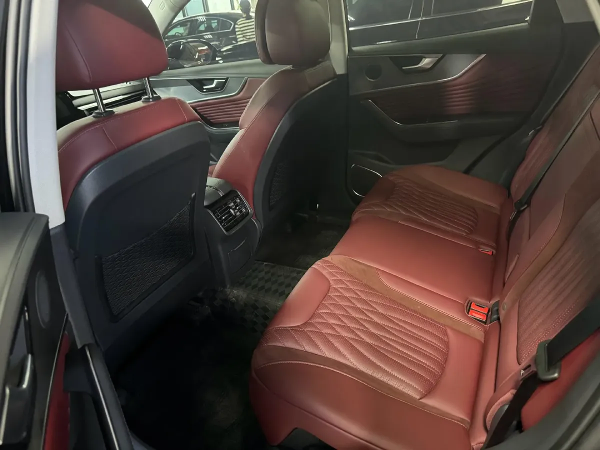 2023 HongQi HS5 2.0T 252HP L4 8AT,autocango,china used car exporter,china ev exporter,chinese used car exporter,chinese used ev exporter