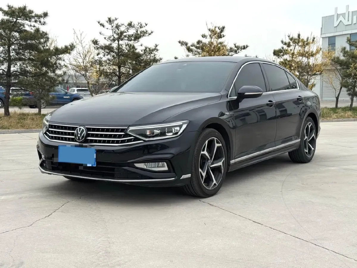 2023 Volkswagen Magotan 2.0T 186HP L4 7DCT,autocango,china used car exporter,china ev exporter,chinese used car exporter,chinese used ev exporter