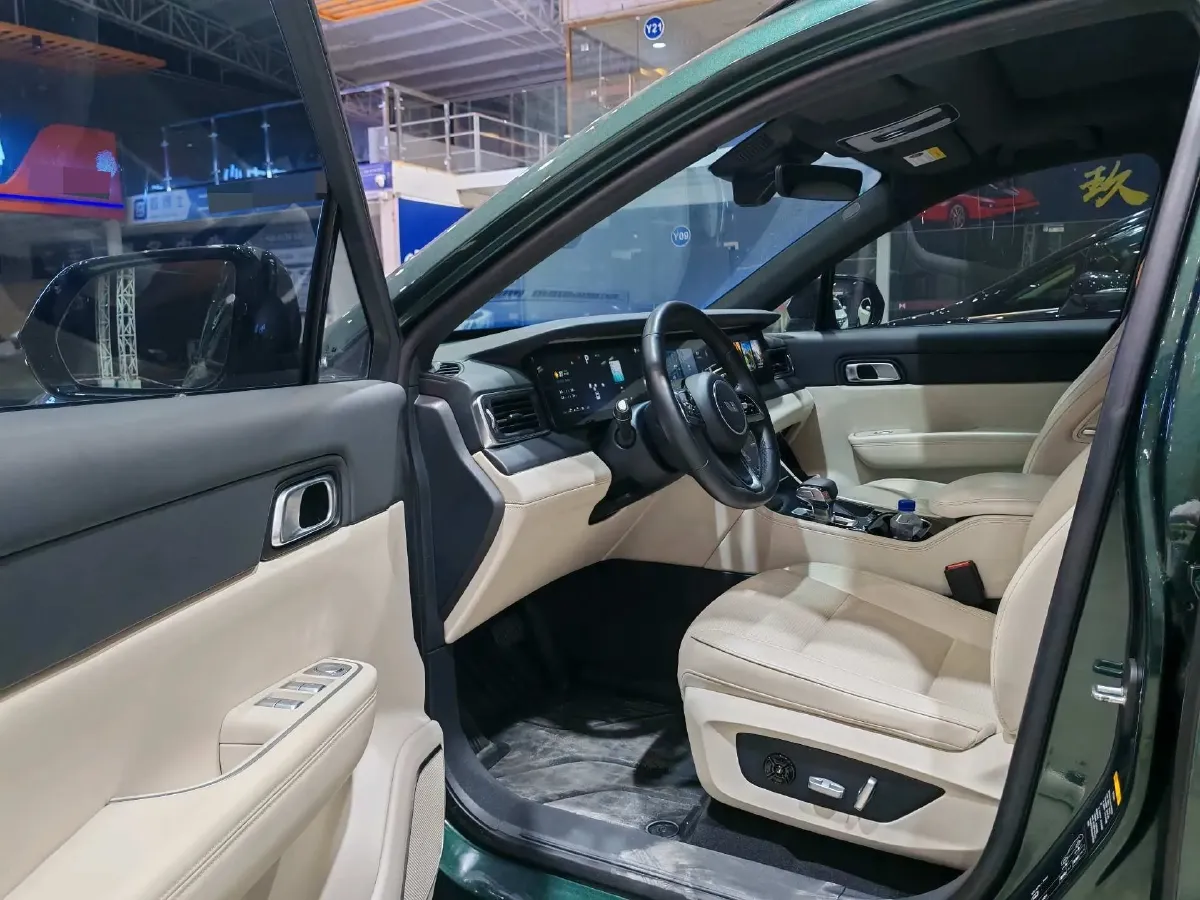 2021 Li ONE Range Extended 131HP REEV 40.5KWH,autocango,china used car exporter,china ev exporter,chinese used car exporter,chinese used ev exporter